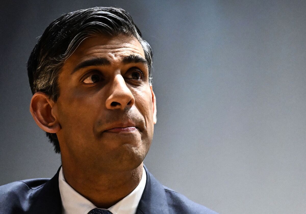 Sunak Seeks Offramp in Escalating UK Spat Over Covid-19 Probe
