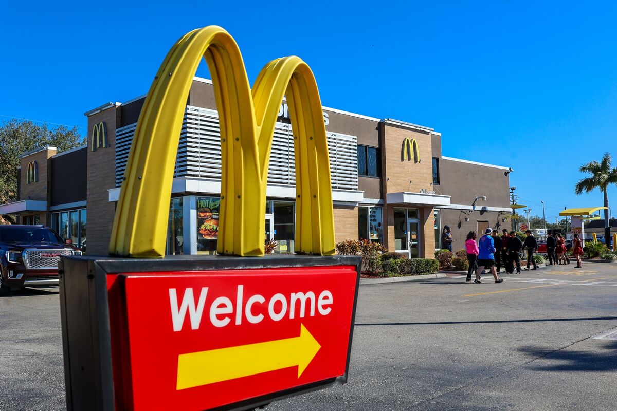 McDonald’s Bets on Fancier Chicken, Airier Restaurants to Keep Luring Diners