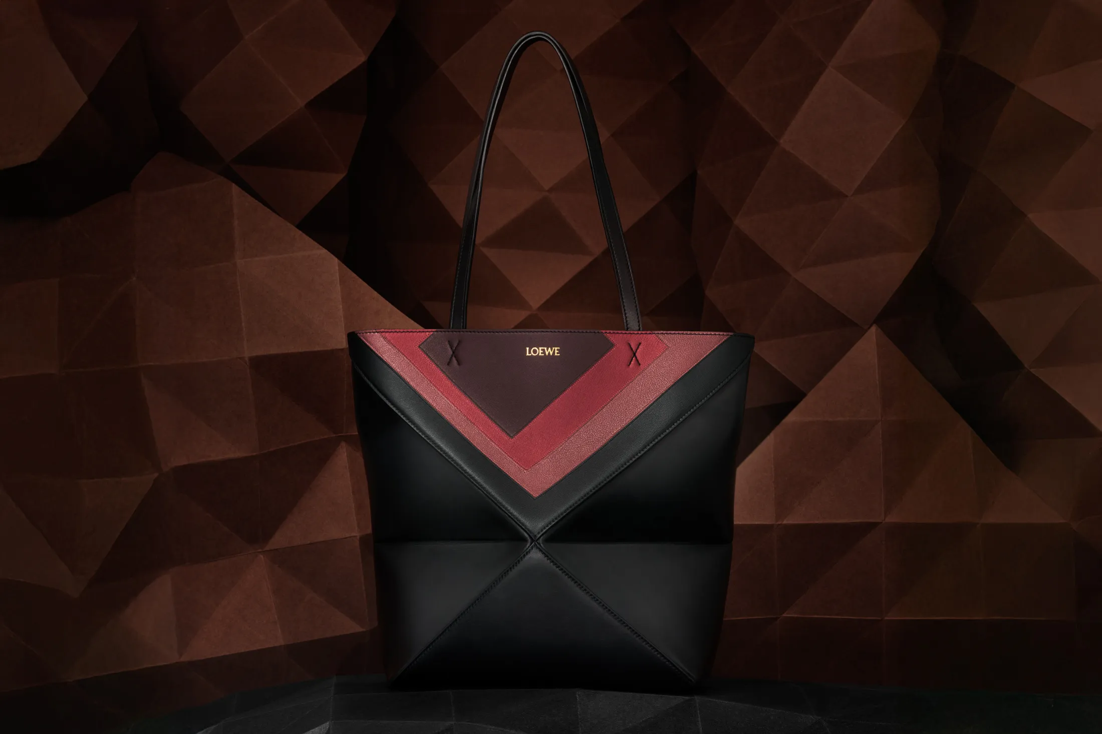 LOEWE (ISHOP様) Loewe Pre-Fall 2024 Ad Campaign | The Impression
