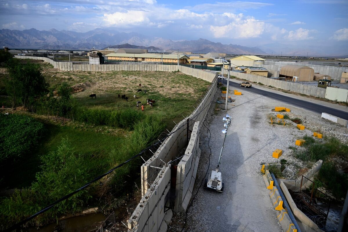 US in Talks With Taliban to Return Forces to Bagram, WSJ Reports