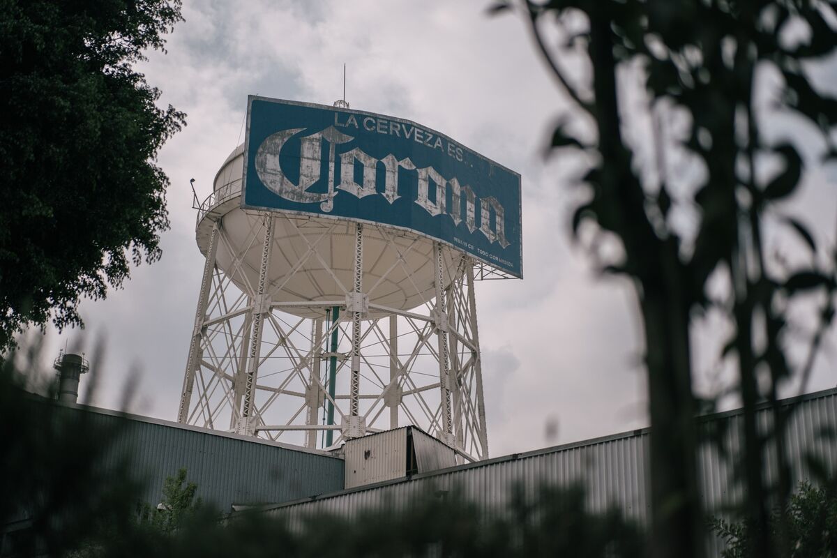 Corona Beer Maker Says Drought-Stricken Mexico Supports Its Brewery (STZ) -  Bloomberg