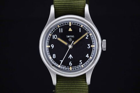 The Smiths W10 has a simple dial meant to be highly legible.
