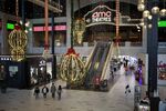 Holiday Shoppers At Easton Town Center Mall