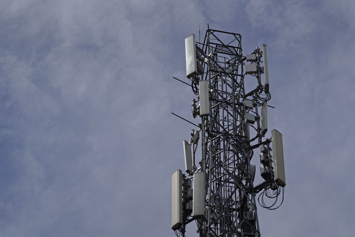 Macquarie Is Said to Bid for Axiata’s Telecom Infrastructure Arm ...