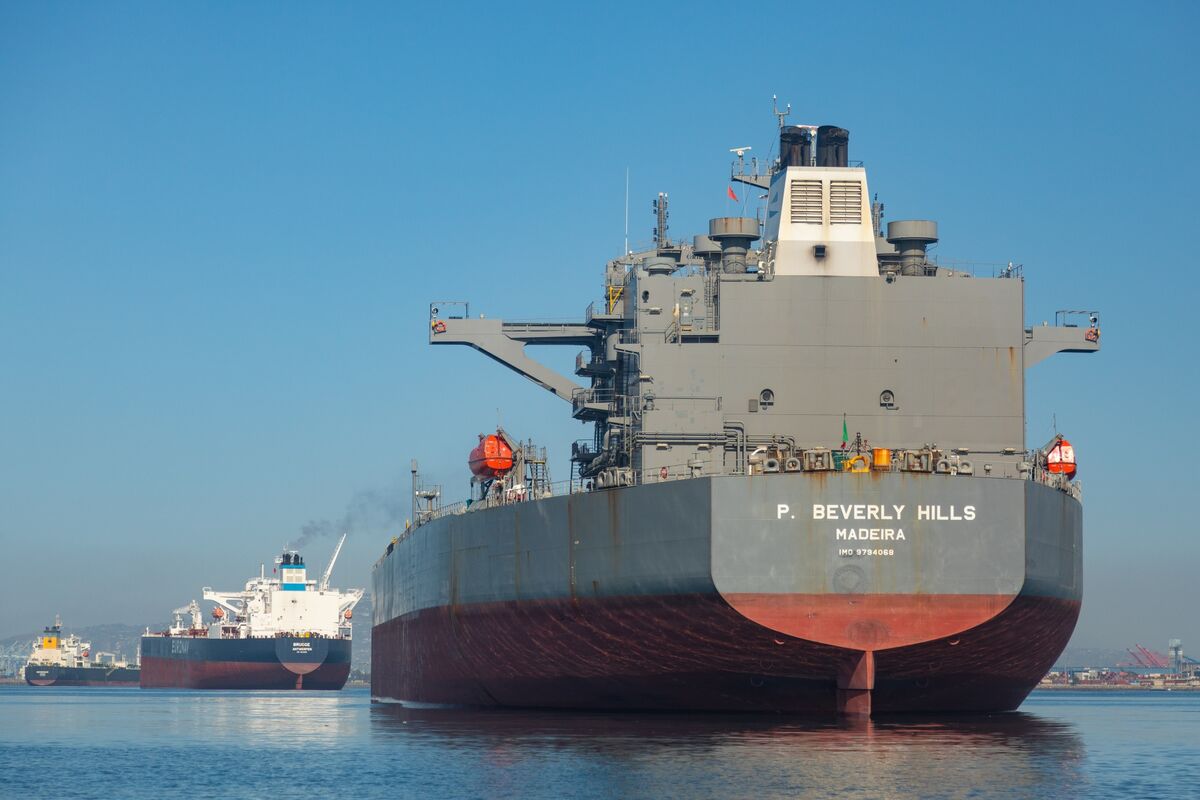 bloomberg.com - David Marino - Oil Glut Bets Are Back in Play as Crude Sinks After US-Iran Deal