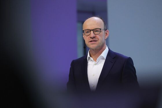 VW Brand CFO Urges Efficiency Boost at German Factories