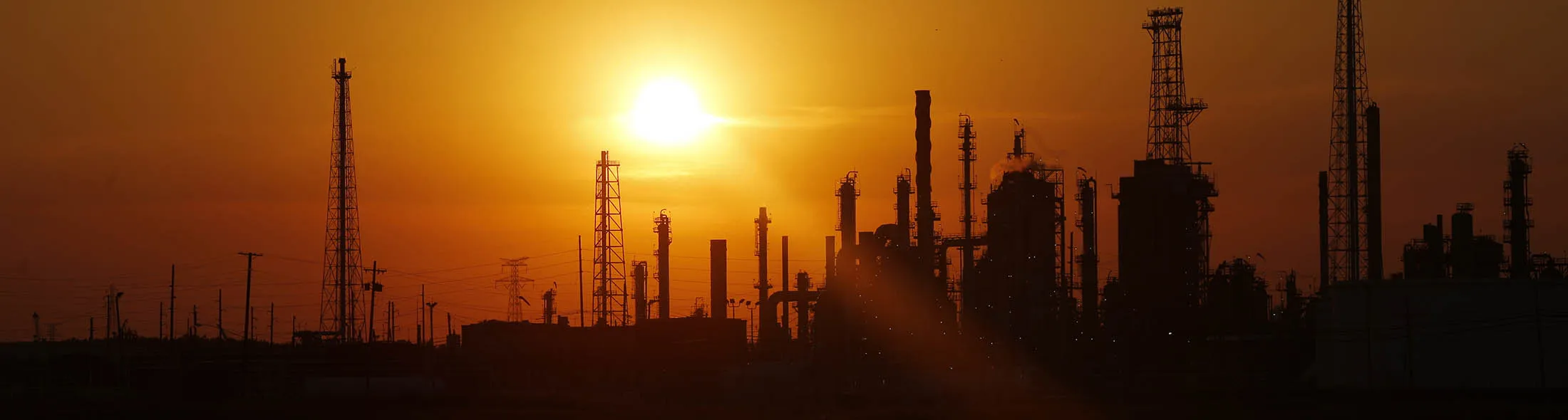 1498439178_oil refinery lede