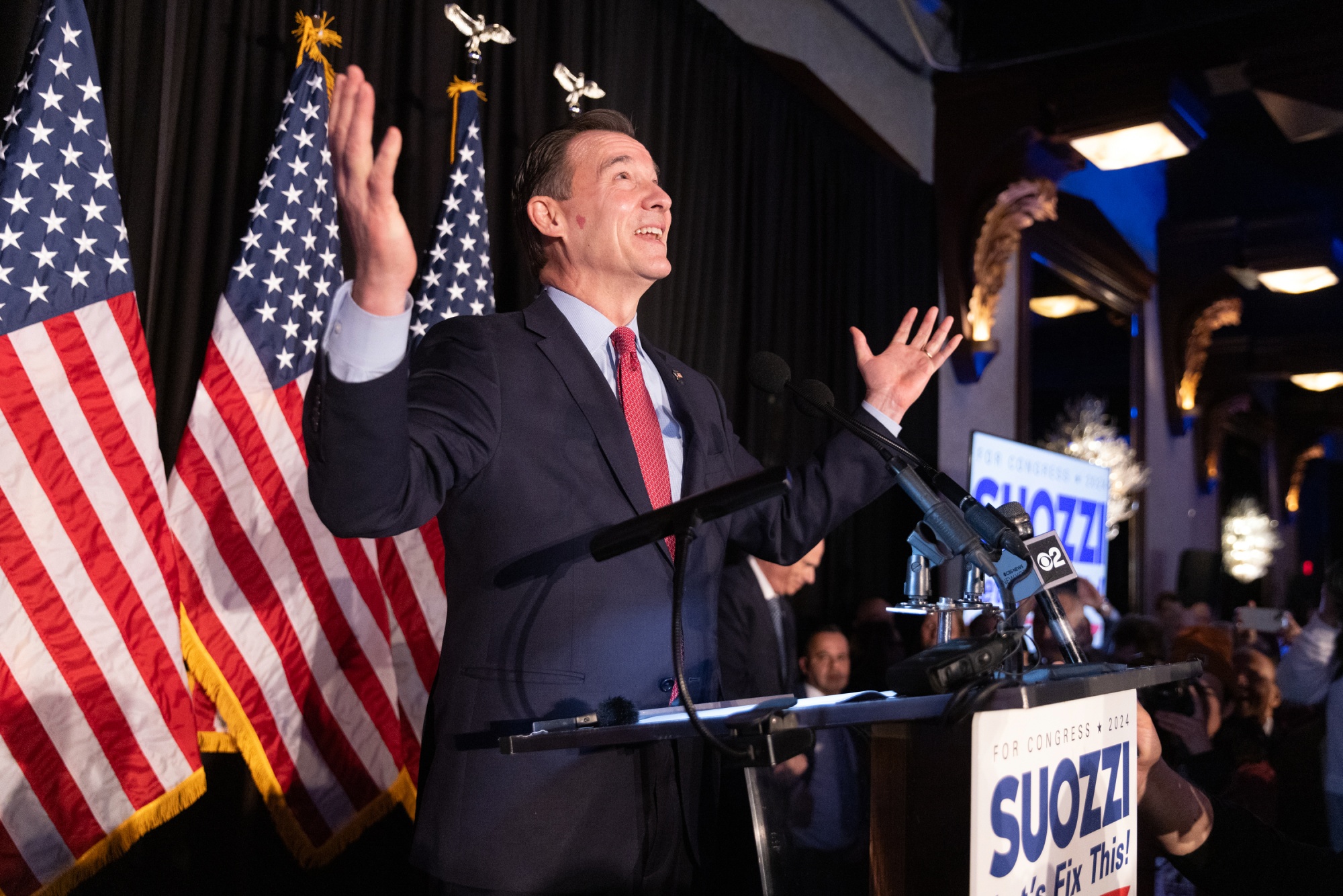 Suozzi’s New York Win Gives Democrats Playbook for Border Battle ...