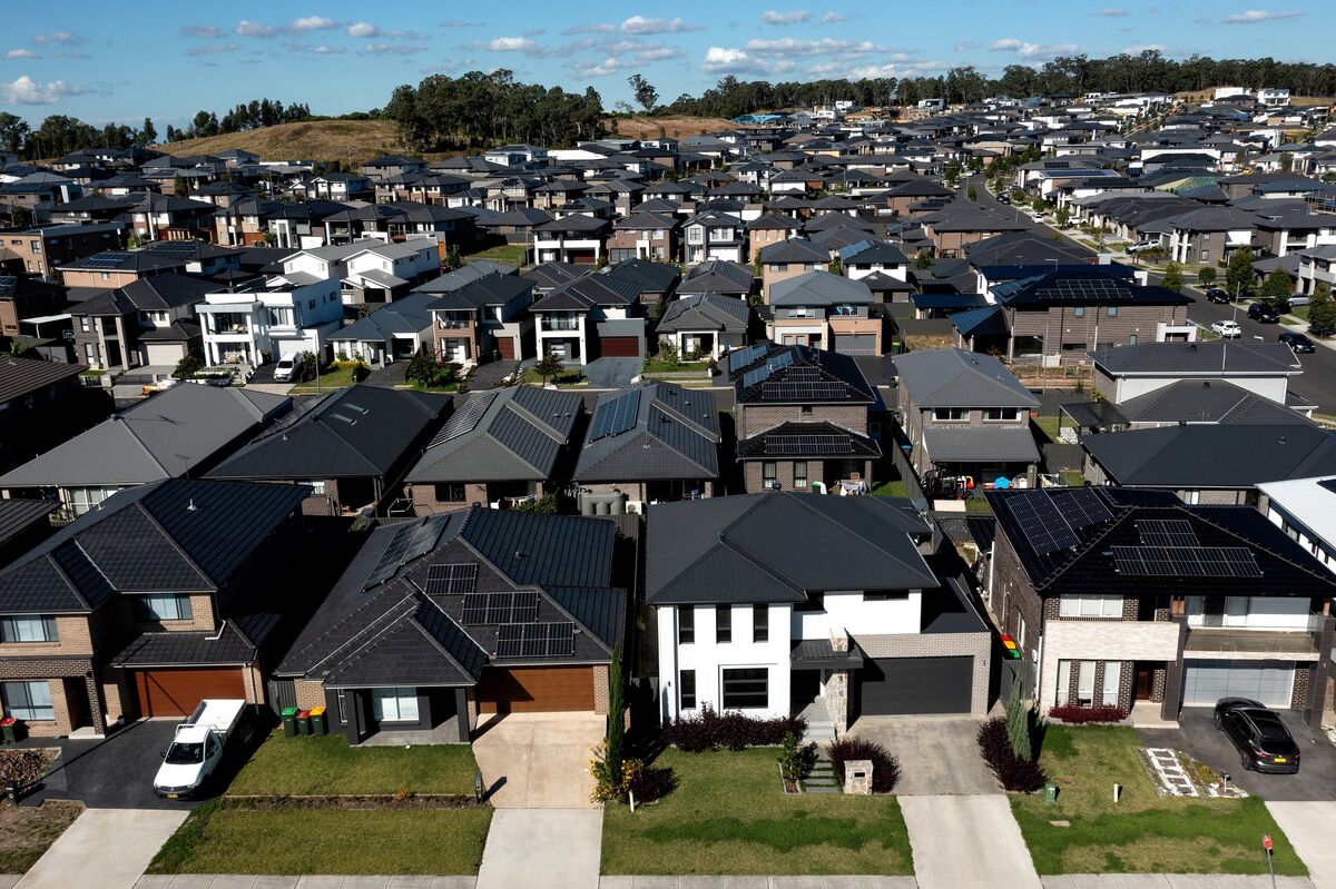 Australia Housing Market: Sydney, Melbourne Lead Home Price Fall - Bloomberg
