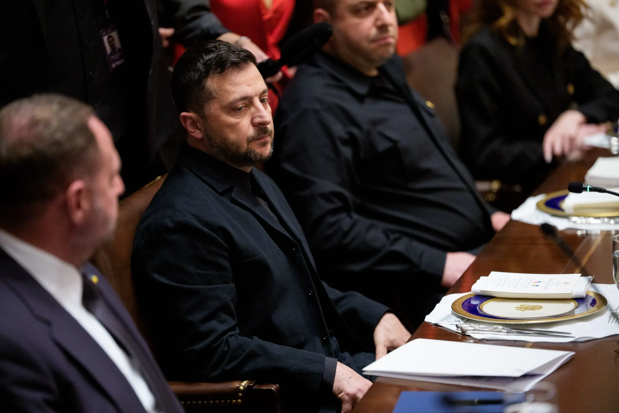 Trump Signals Help for Ukraine - Bloomberg