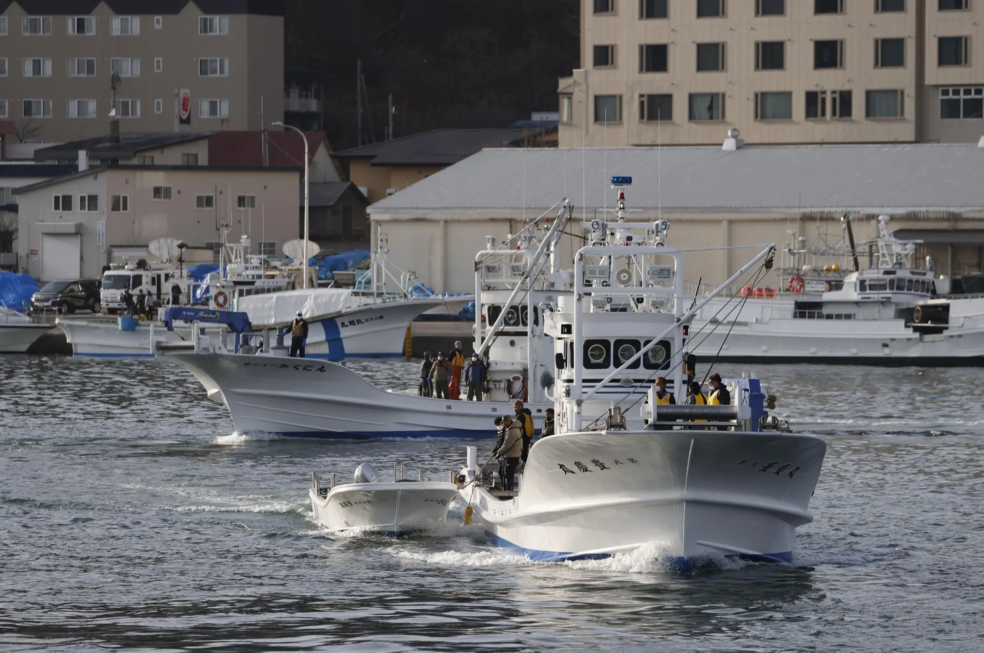 10 Found Dead After Japan Tour Boat With 26 Aboard Sinks - Bloomberg