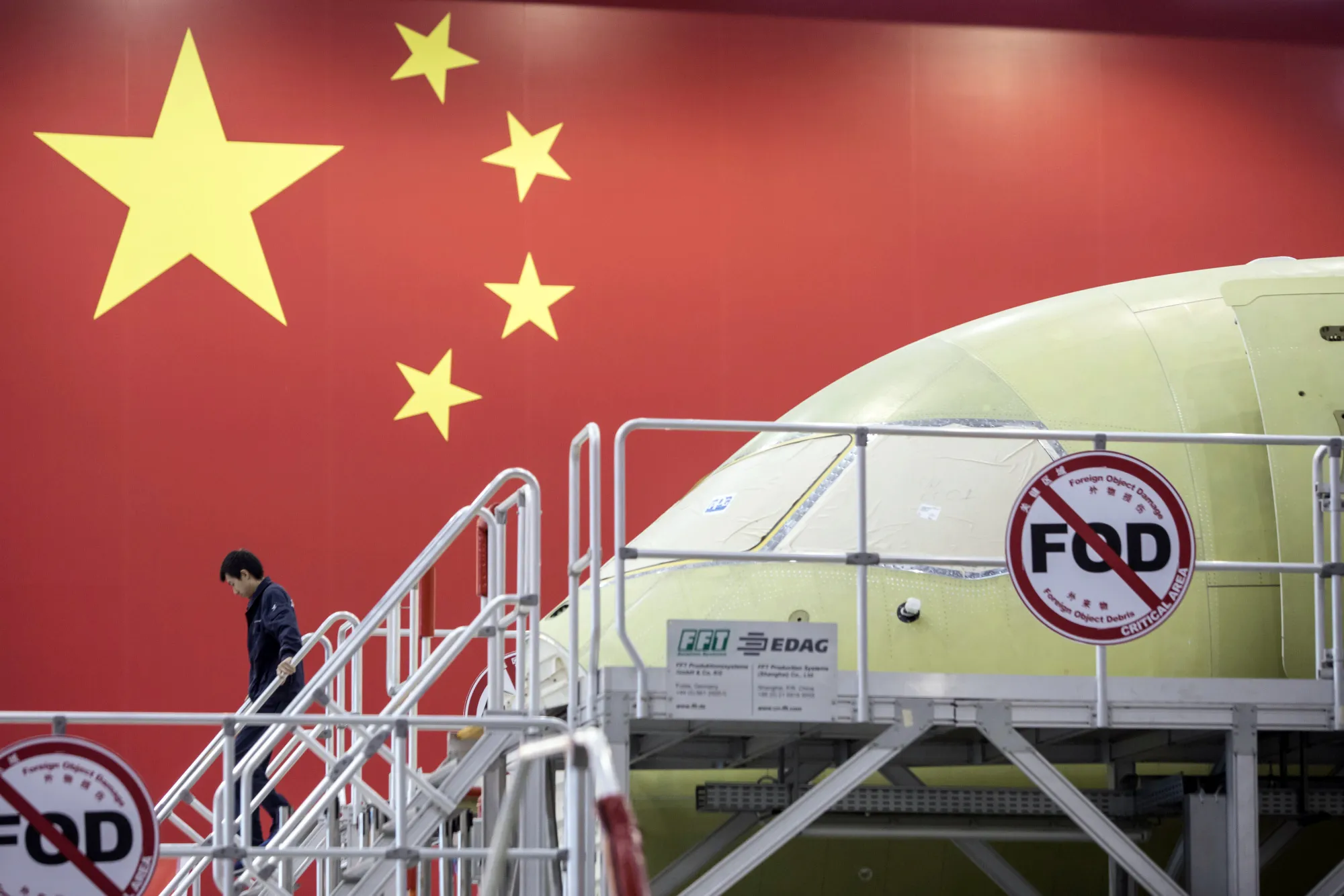 Assembling the Comac&nbsp;C919, the first all-Chinese&nbsp;modern passenger jet.