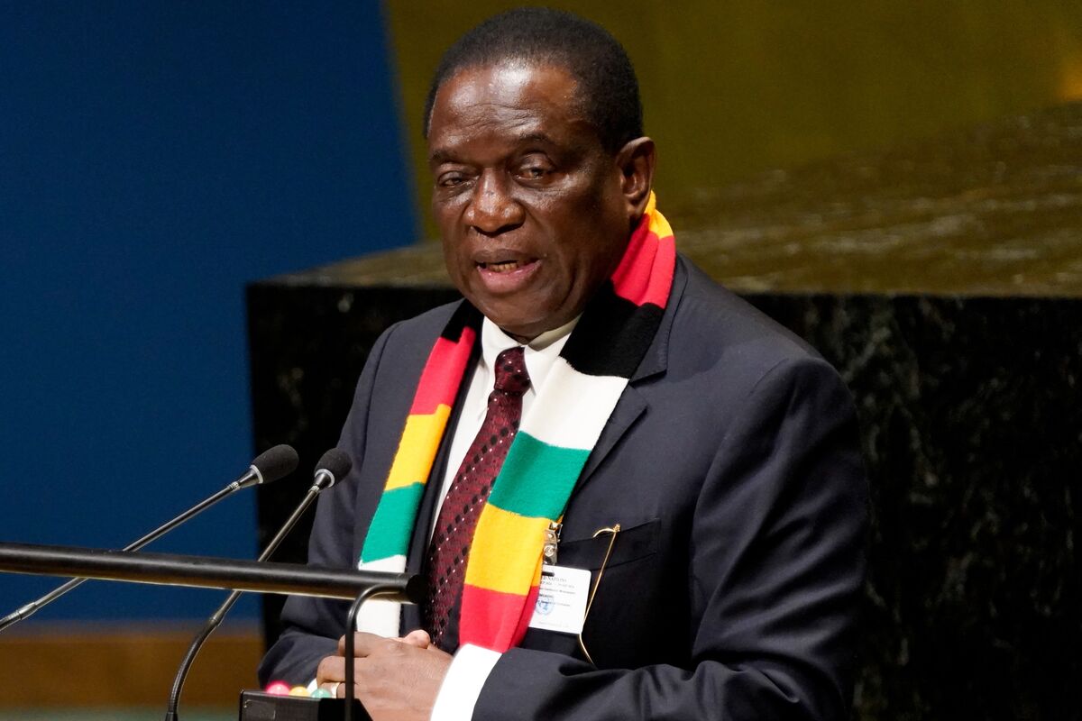 Zimbabwe Ruling Party Picks Mnangagwa as Candidate for 2030 Vote