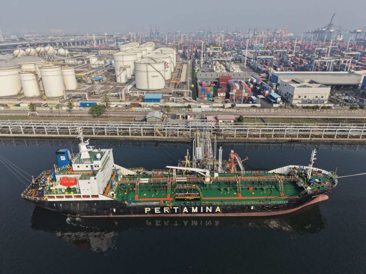 bloomberg.com - Will Kubzansky - US Sees Global Oil Output, Flows Back at Pre-War Level By 2027