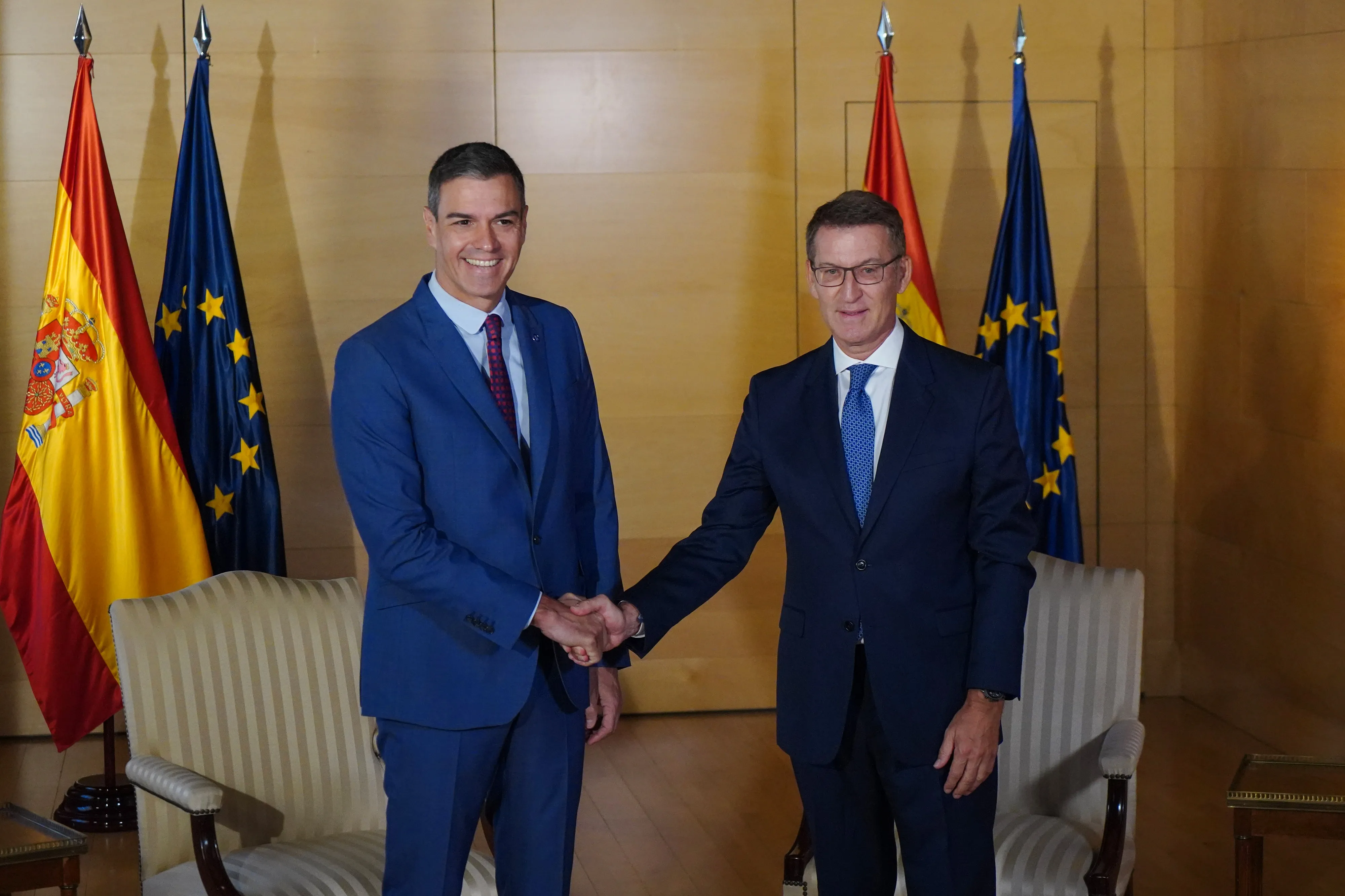 Pedro Sanchez, left, and Alberto Nunez Feijoo.