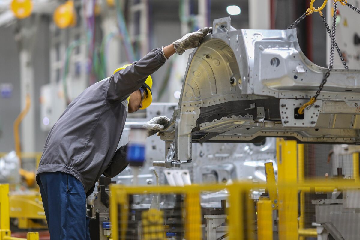 India Projects 7.4% Economic Growth After Turbulent Year