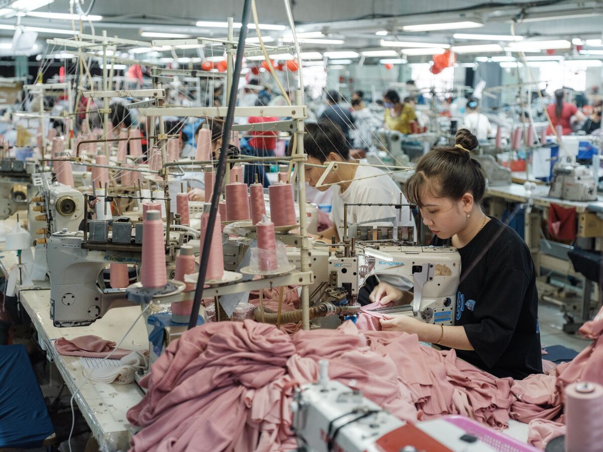 Vietnam's 9.95% Q3 Growth Drives Sourcing Shift & SEA Market Expansion for Cross-Border Sellers