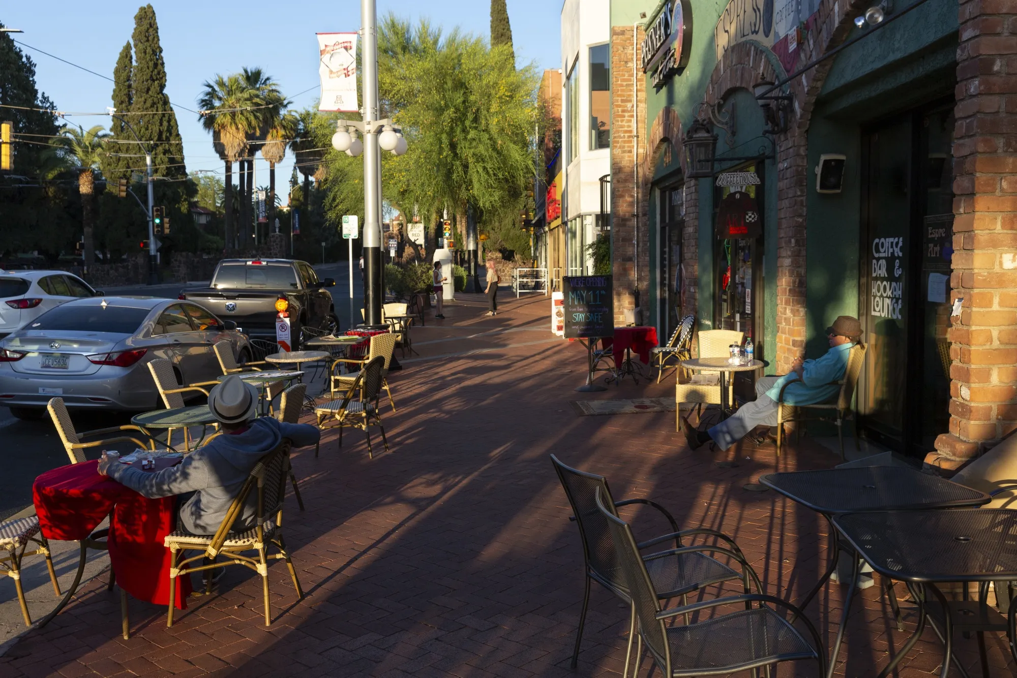 Arizona Reopens Restaurants For Dine-In Service