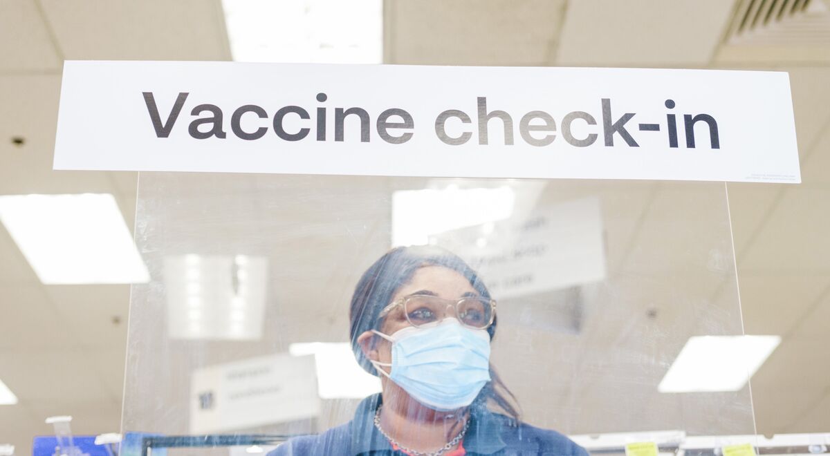 CVS Welcomes Desperate Vaccine Hunters Looking For Second Dose Bloomberg   1200x660 