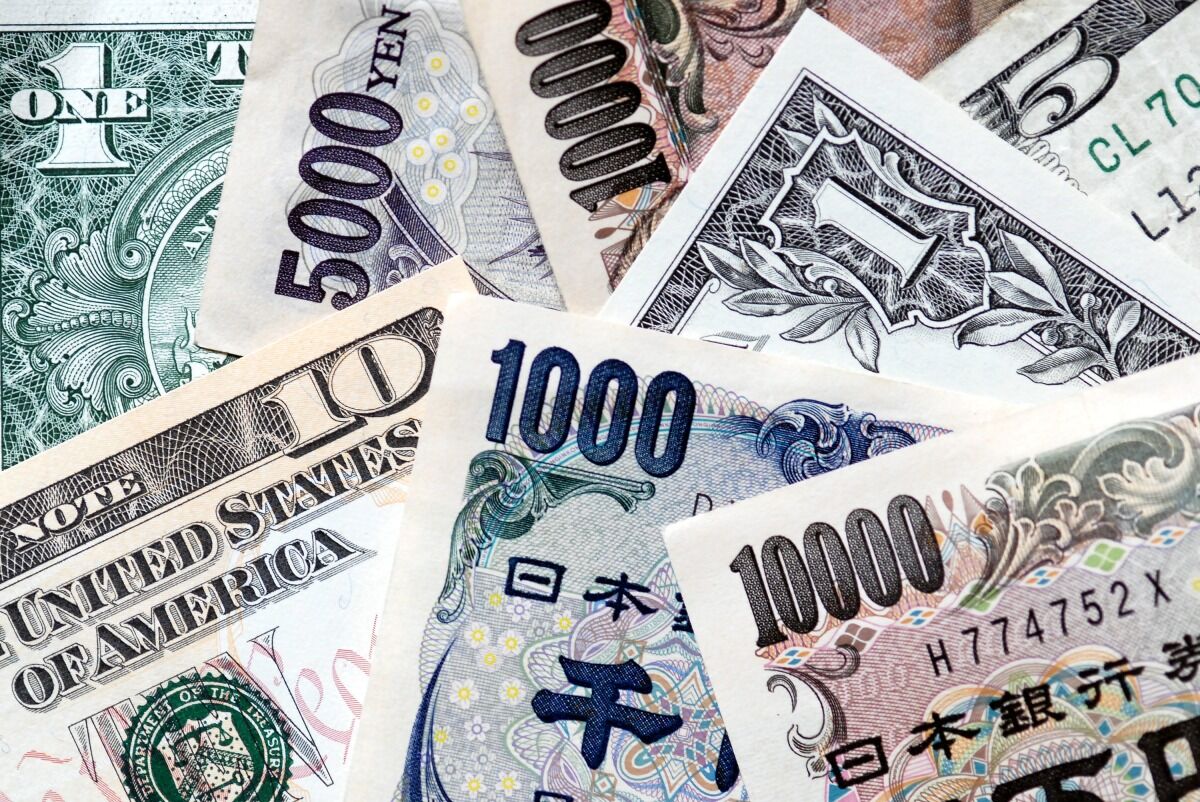 円は161円台後半、米長期金利上昇で38年ぶり安値更新－介入警戒