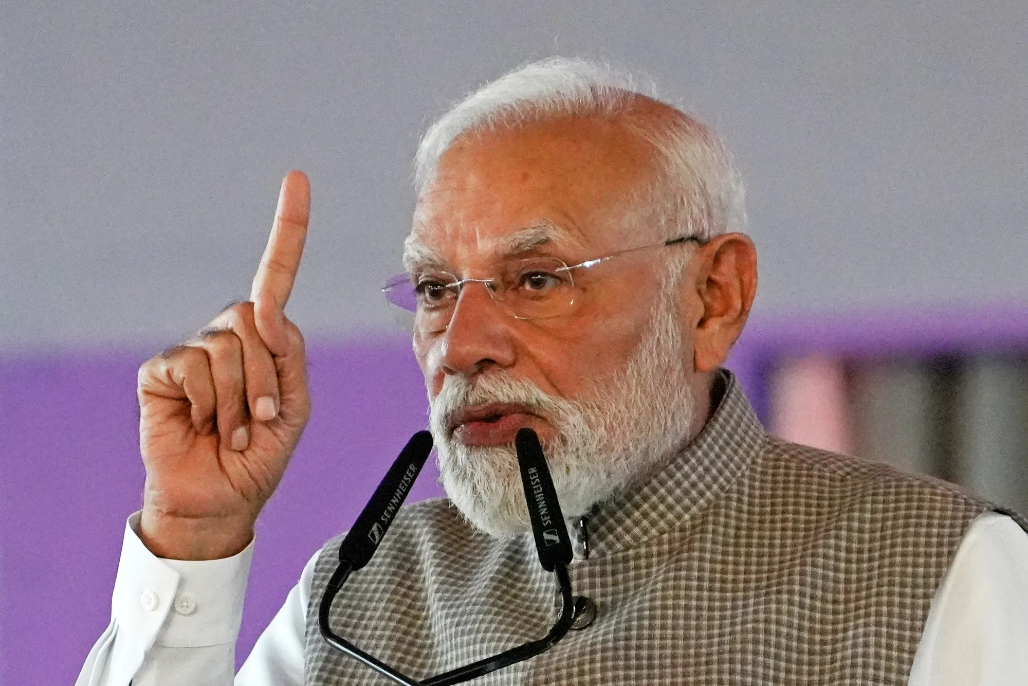 Modi Sweeping Modi Seeks Parliament Nod for Sweeping Reforms to Aid Growth - Bloomberg