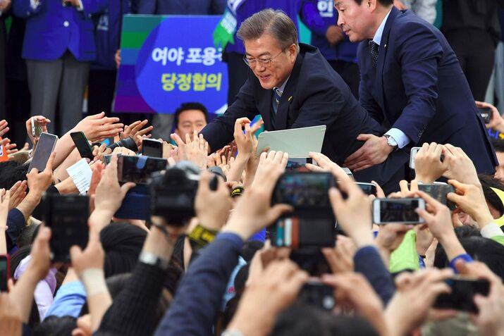 1493928823_South-Korea-election-Moon-Jae-In