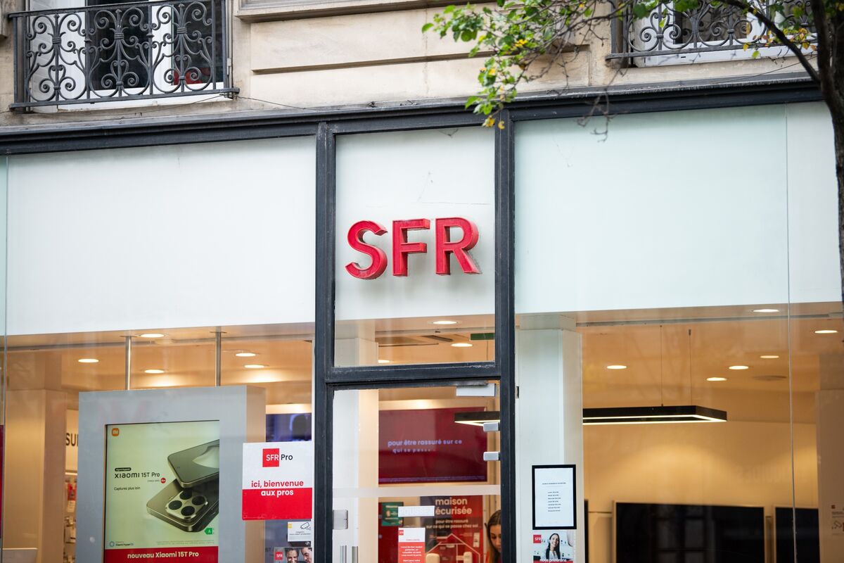 bloomberg.com - Benoit Berthelot - Bouygues-Led Consortium in Talks for Fresh Bid for Drahi's SFR