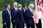 Emmanuel Macron,  Joe Biden, Olaf Scholz, Fumio Kishida, Boris Johnson and Ursula von der Leyen on the first day of the G-7 leaders summit.