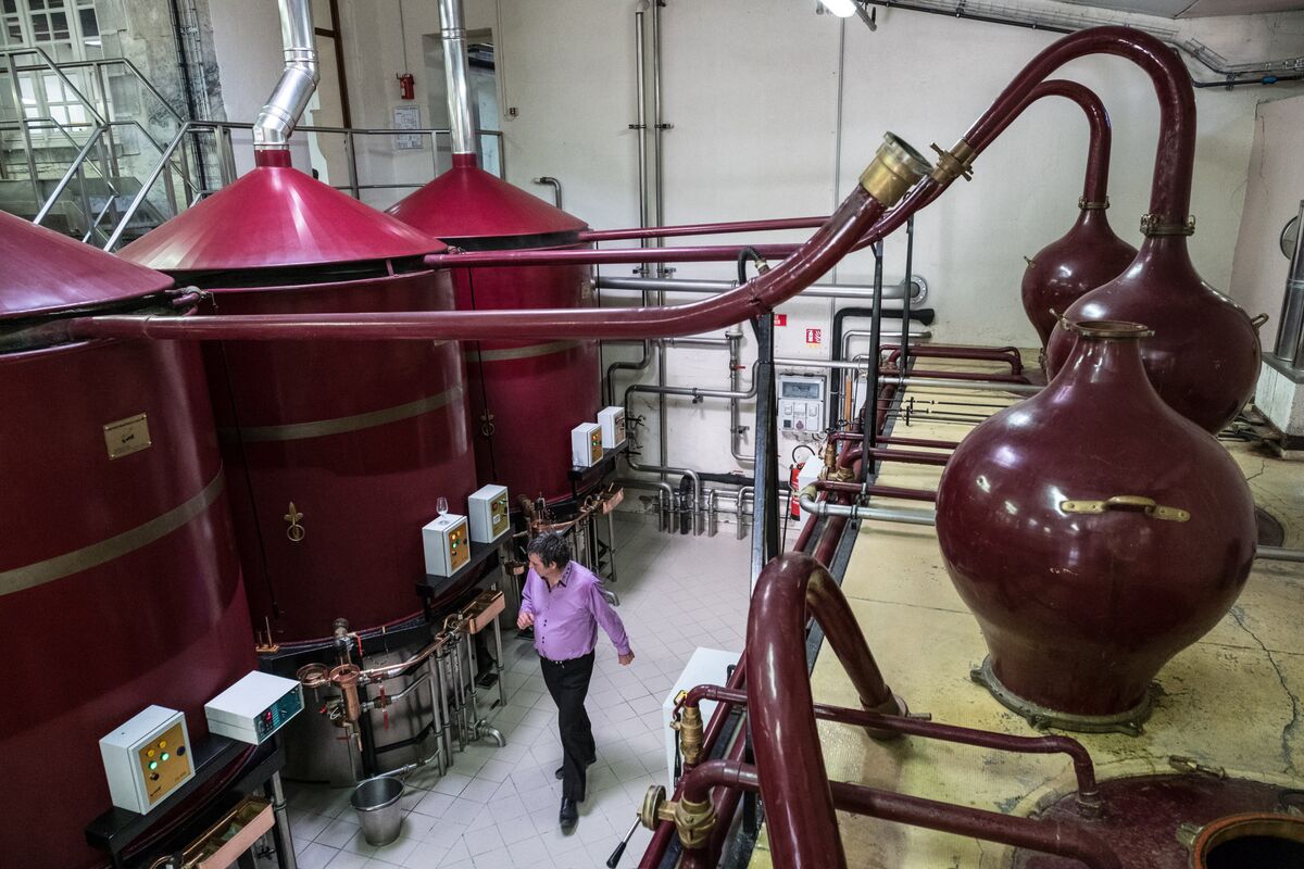 Remy Cointreau Lifts Outlook Over Smaller US Tariff Hit