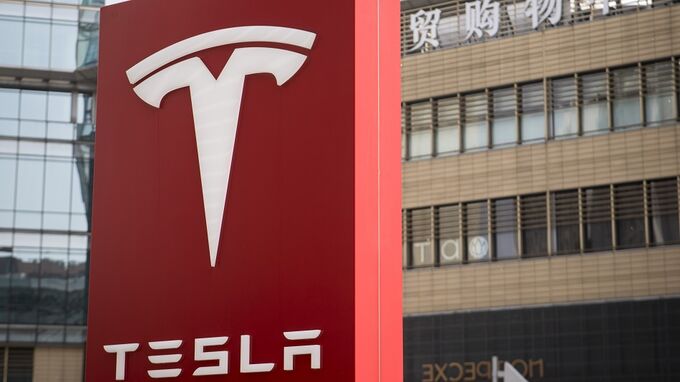 Tesla Says China Car Traveling At Nearly 120 Km/H Before Crash - Bloomberg