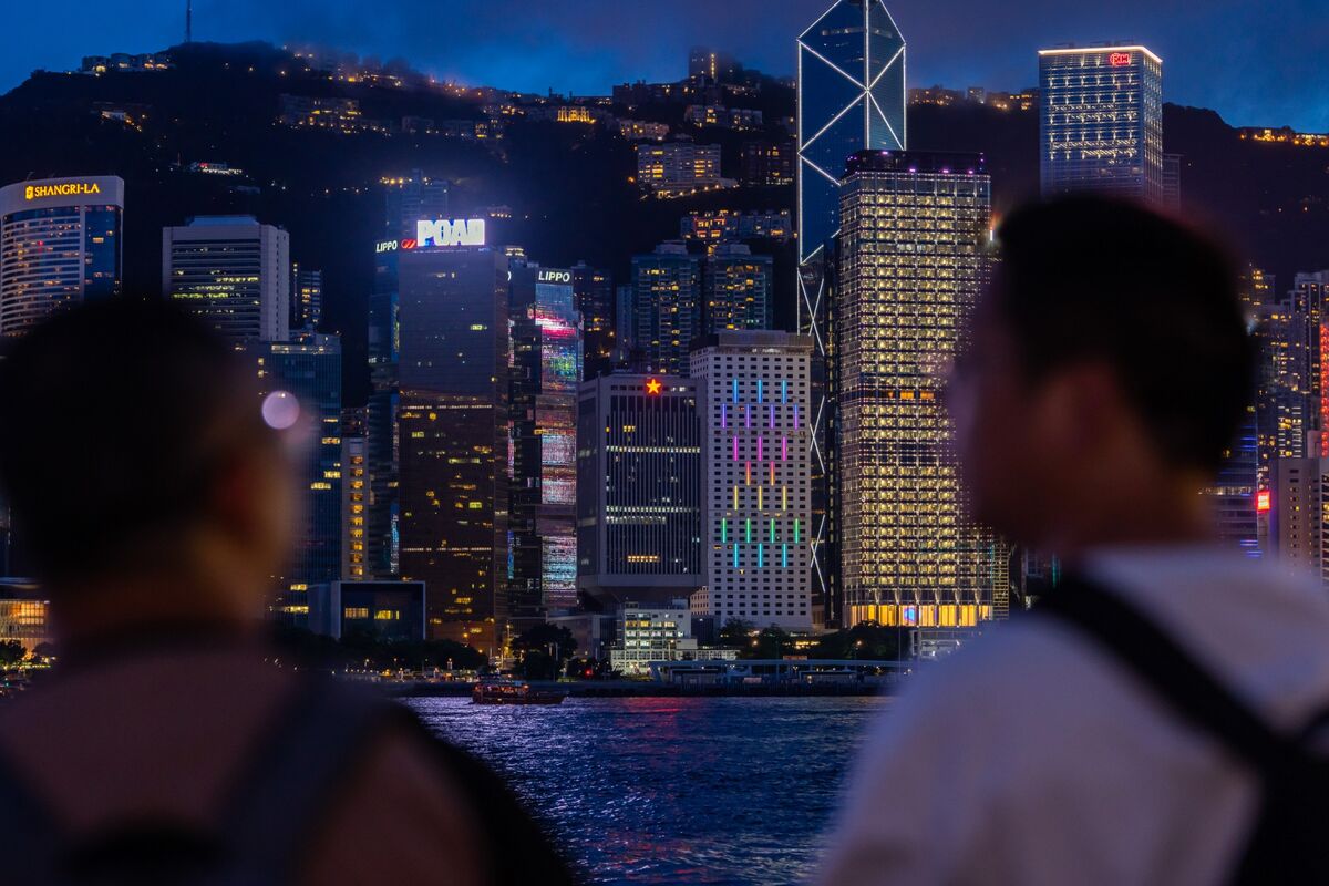 bloomberg.com - Richard Henderson - Asian Stocks to Fall as Tech-Led Drop Gains Pace: Markets Wrap