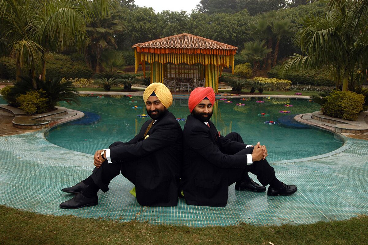 Ex-Billionaire Shivinder Singh Sues Brother as Empire Collapses - Bloomberg