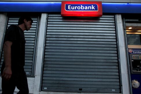 Greek Banks Request Emergency Liquidity as Deposit Outflows Grow