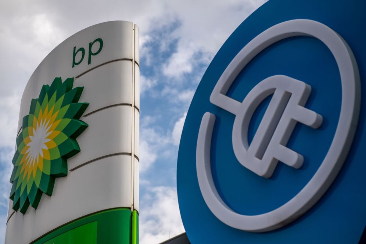 BP Has a Final Chance to Return to Big Investor Payouts