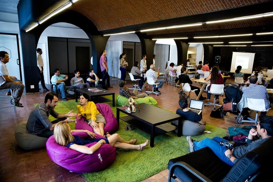 Hub Stn, a coworking space launched in a former bus terminal 