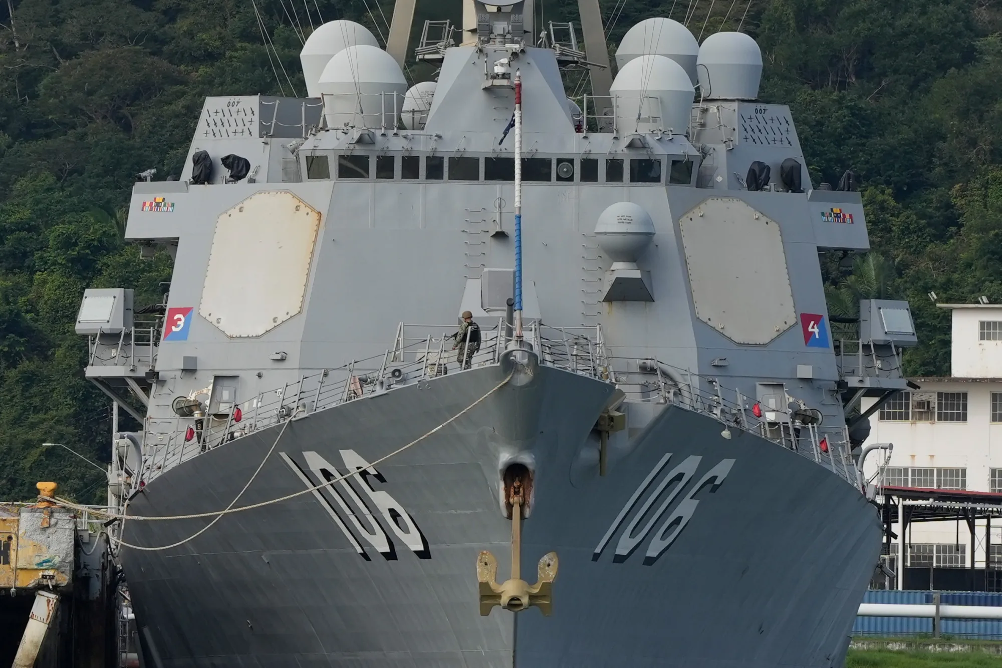 A US guided-missile destroyer at the Panama Canal, headed toward Venezuela.&nbsp;