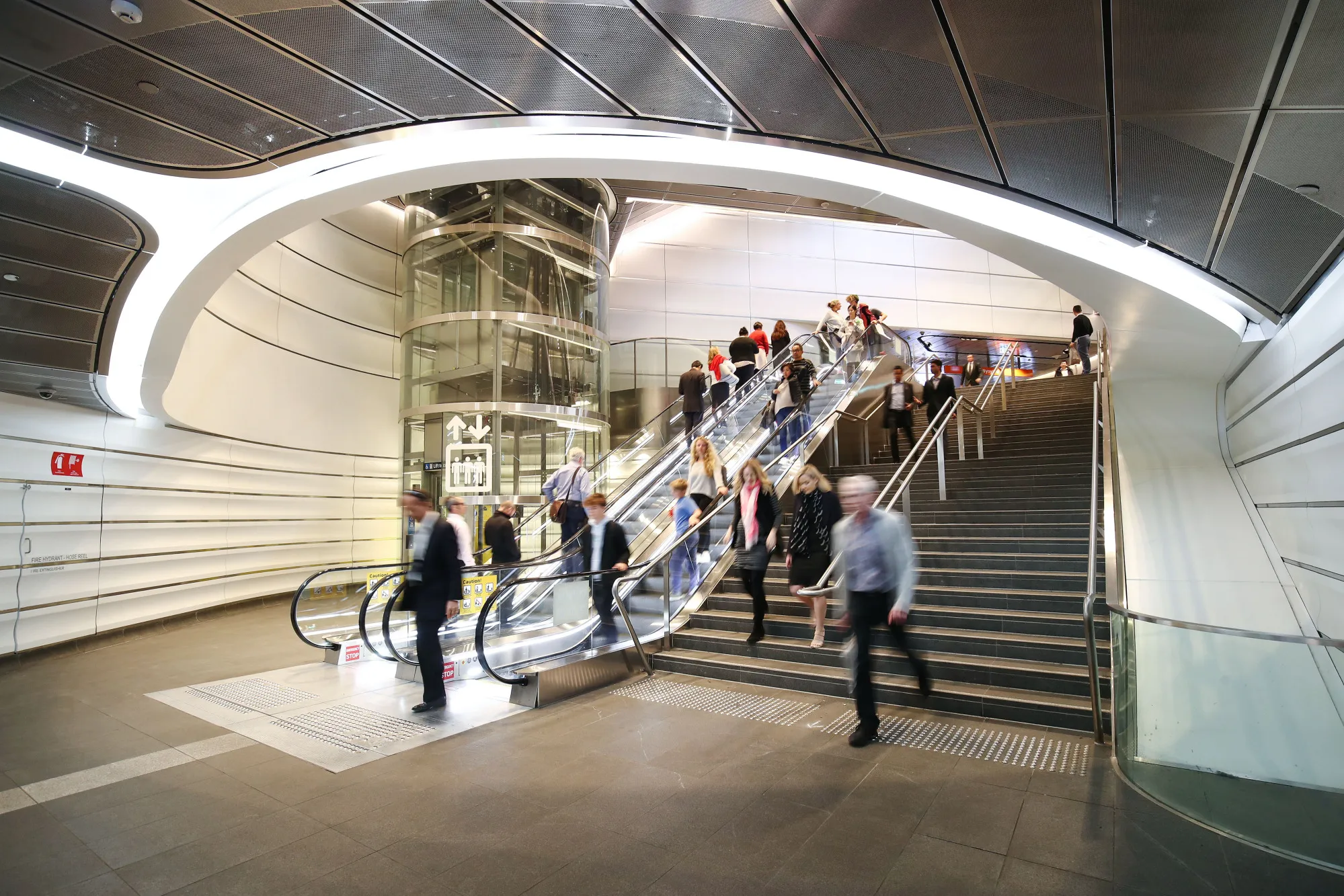 Morning Surfers and City Commuters as Australia Marks 27th Year Without a Recession