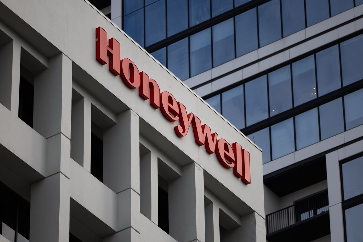 Honeywell Considers Walking Away From Johnson Matthey Catalyst Deal - Bloomberg