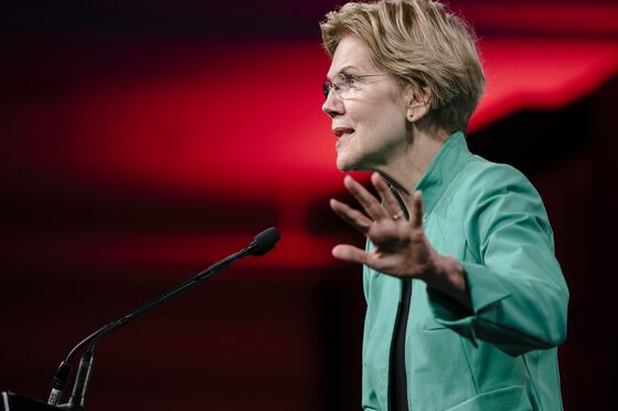 Warren Turns Her Ire to Trump, Stumps on Her Electability