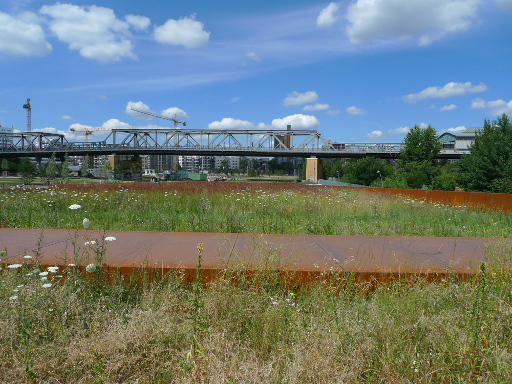 Park am Gleisdreieck in&nbsp;Berlin&nbsp;incorporates, or even mimics, elements of &quot;wild urban nature&quot; such as wastelands.