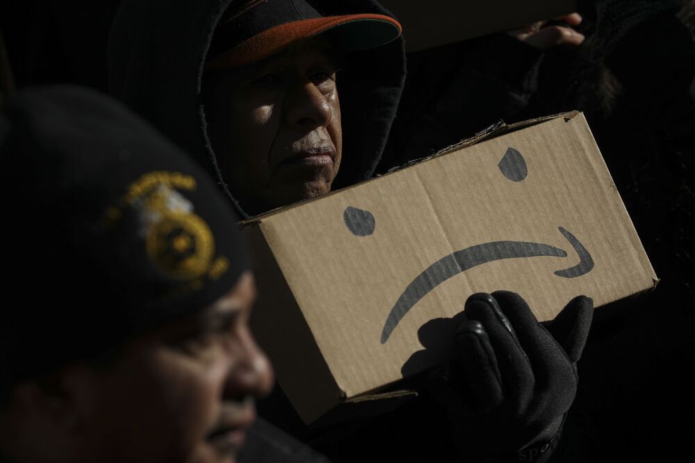 Amazon Walks Out on New York Headquarters Deal: Opinion - Bloomberg