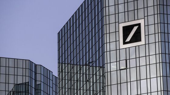 Deutsche Bank Cuts Investment Bank Bonuses About 30%