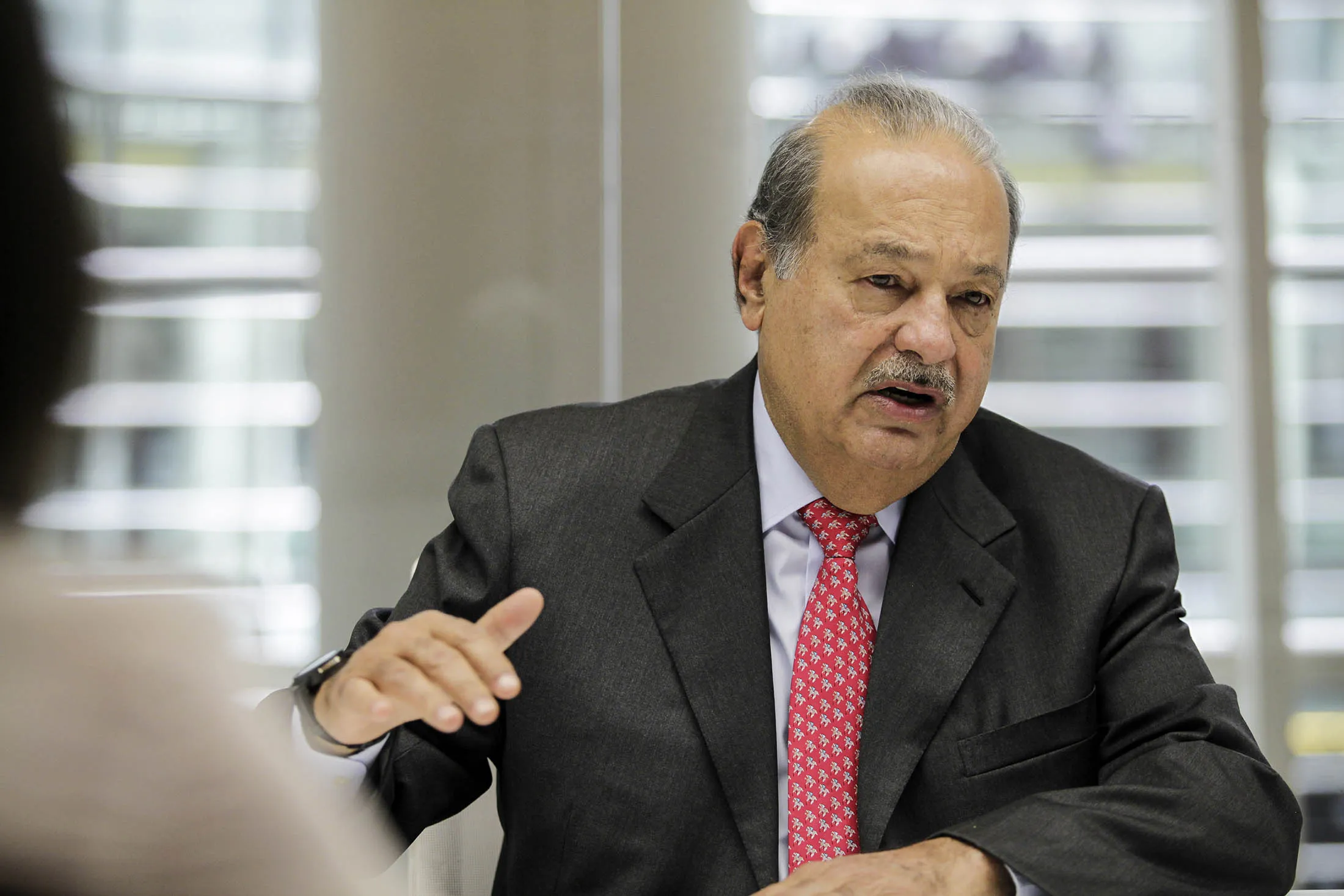 Carlos Slim.
