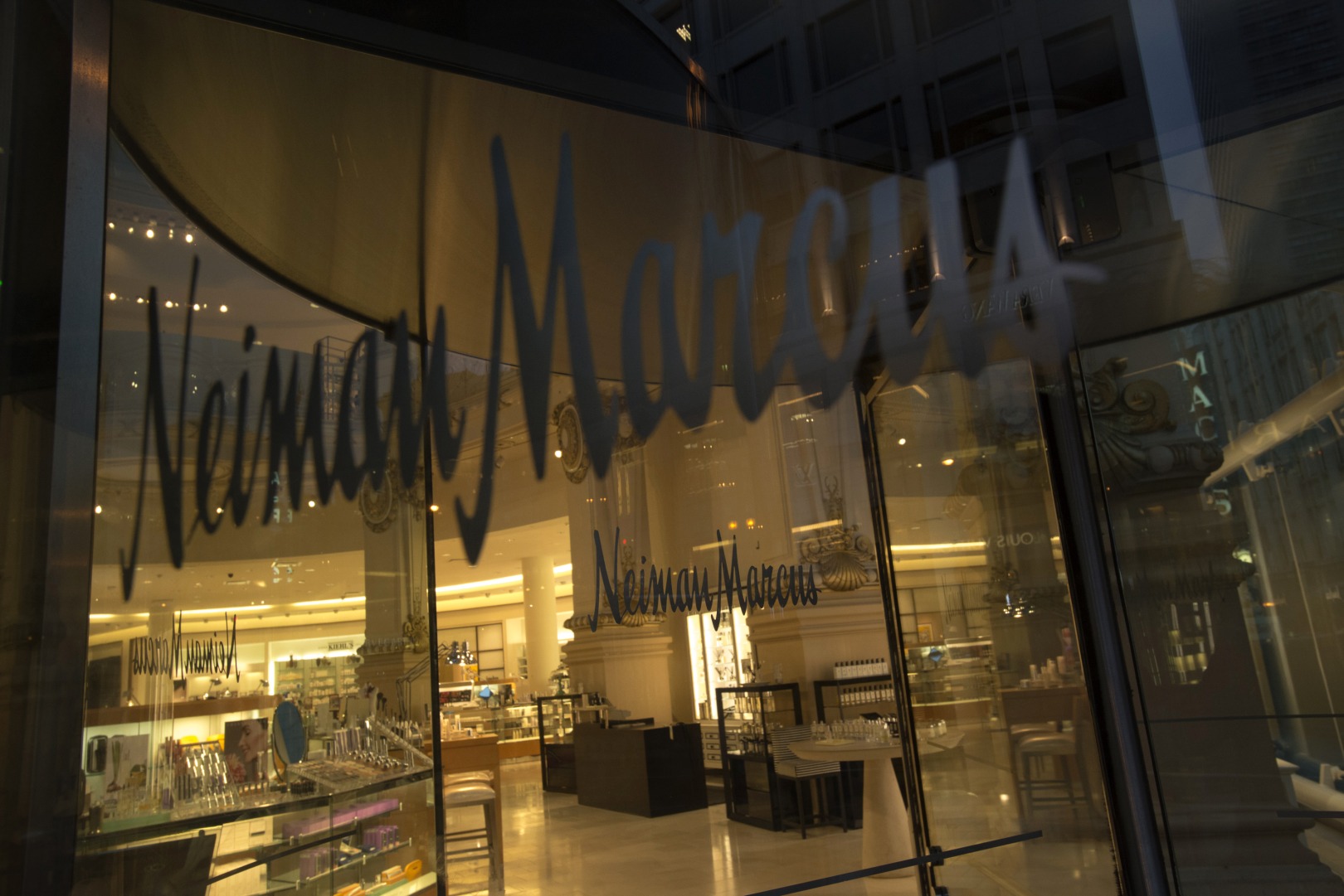 Neiman Marcus Acquires Ralph Lauren Executive as CEO
