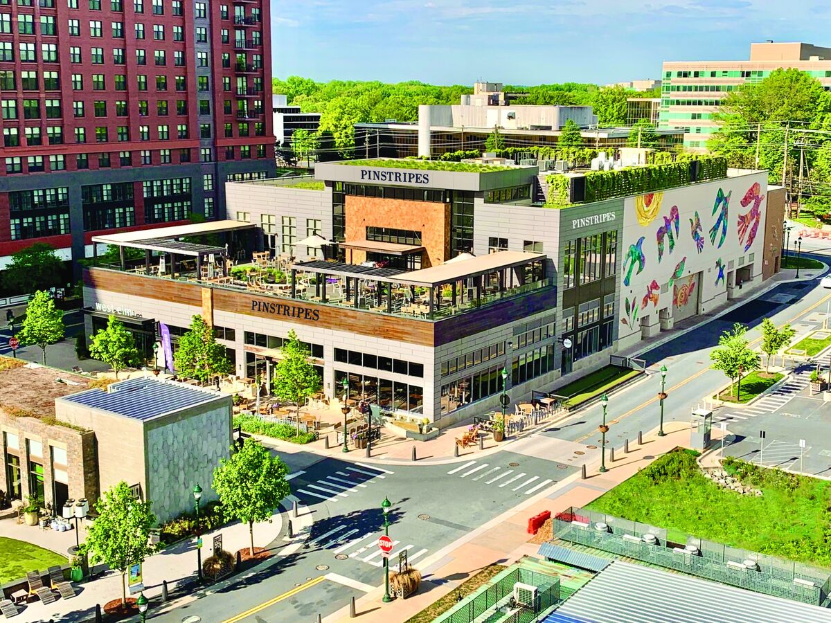 Pinstripes Restaurant Chain Reaches Deal to Go Public Via Banyan SPAC