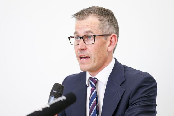RBNZ’s Hawkesby Quashes Bets on Aggressive Rate Hike in October