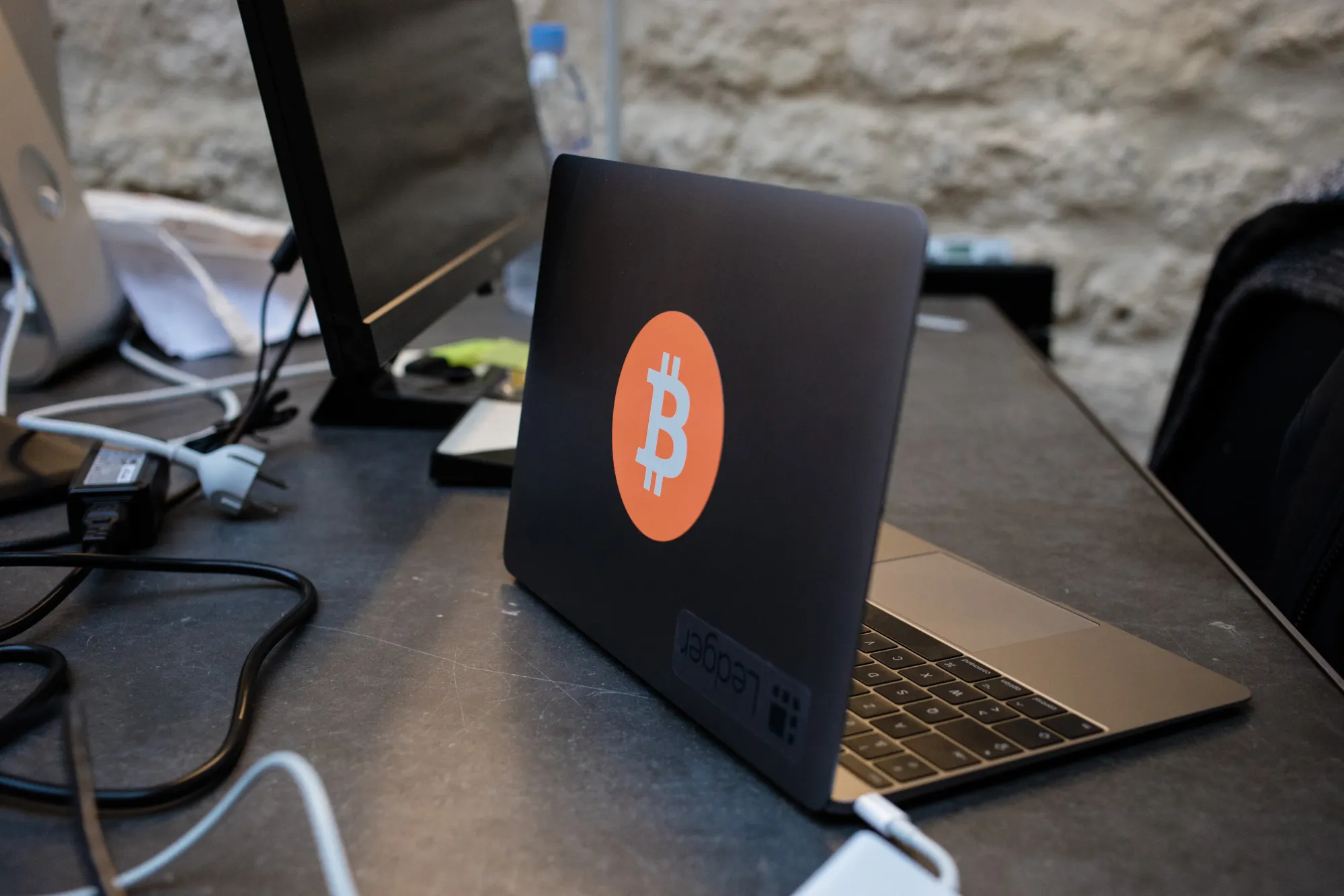 French Crypto Firm Flowdesk Backed by Ledger, Coinbase Ventures Plans to  Expand - Bloomberg