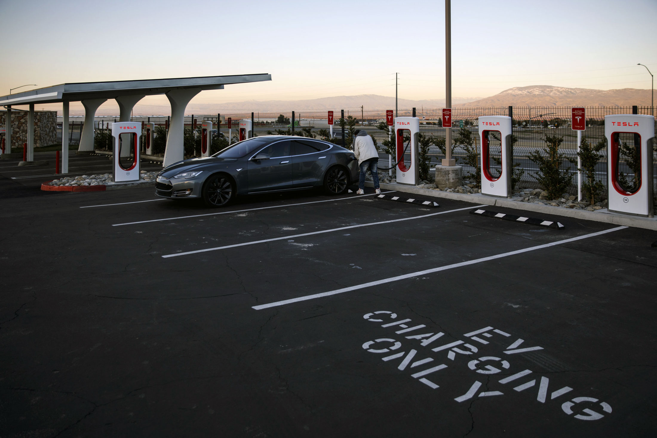 relates to Chargers Are the Final Roadblock to America’s Electric Car Future
