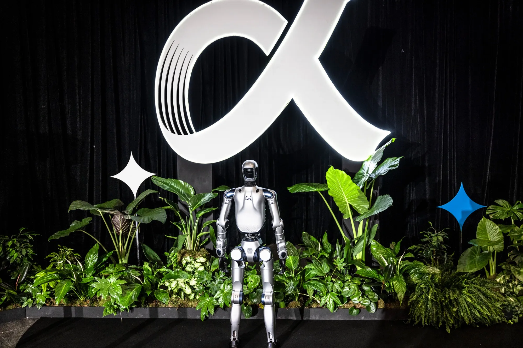 A humanoid robot by Honor Device Co. in Barcelona.