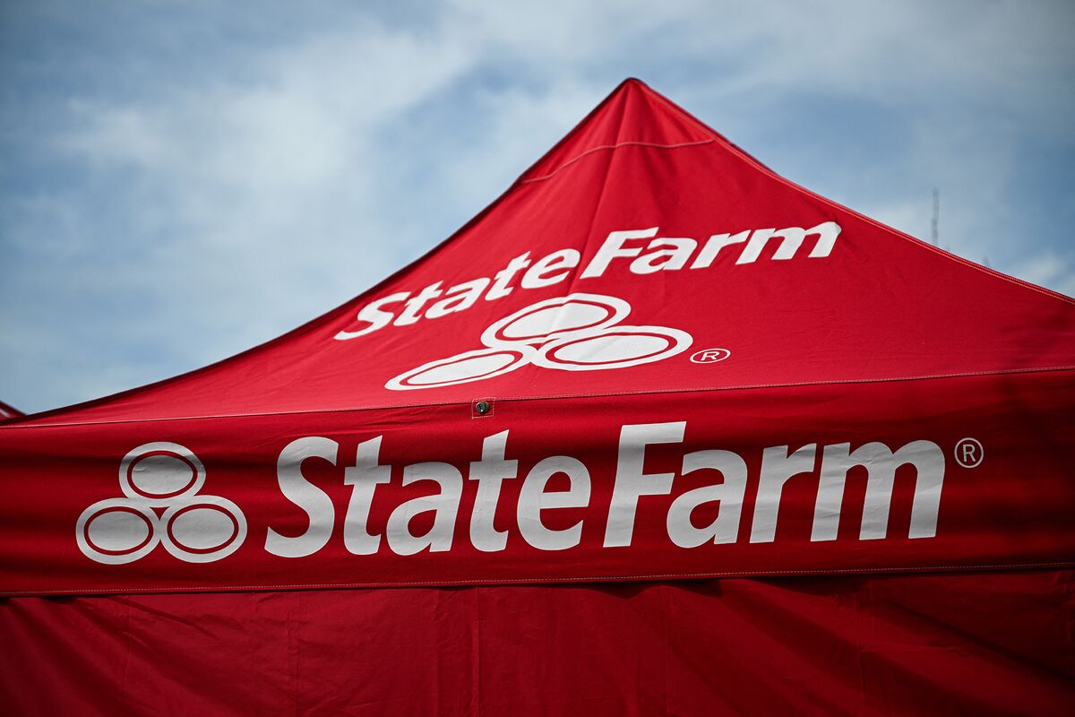 State Farm to Pay Record $5 Billion Dividend to Auto Clients - Bloomberg.com